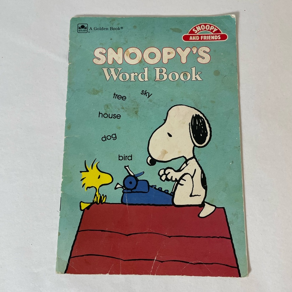 Vintage 80 Snoopy Peanuts word book created & drawn by Charles M. Schulz
